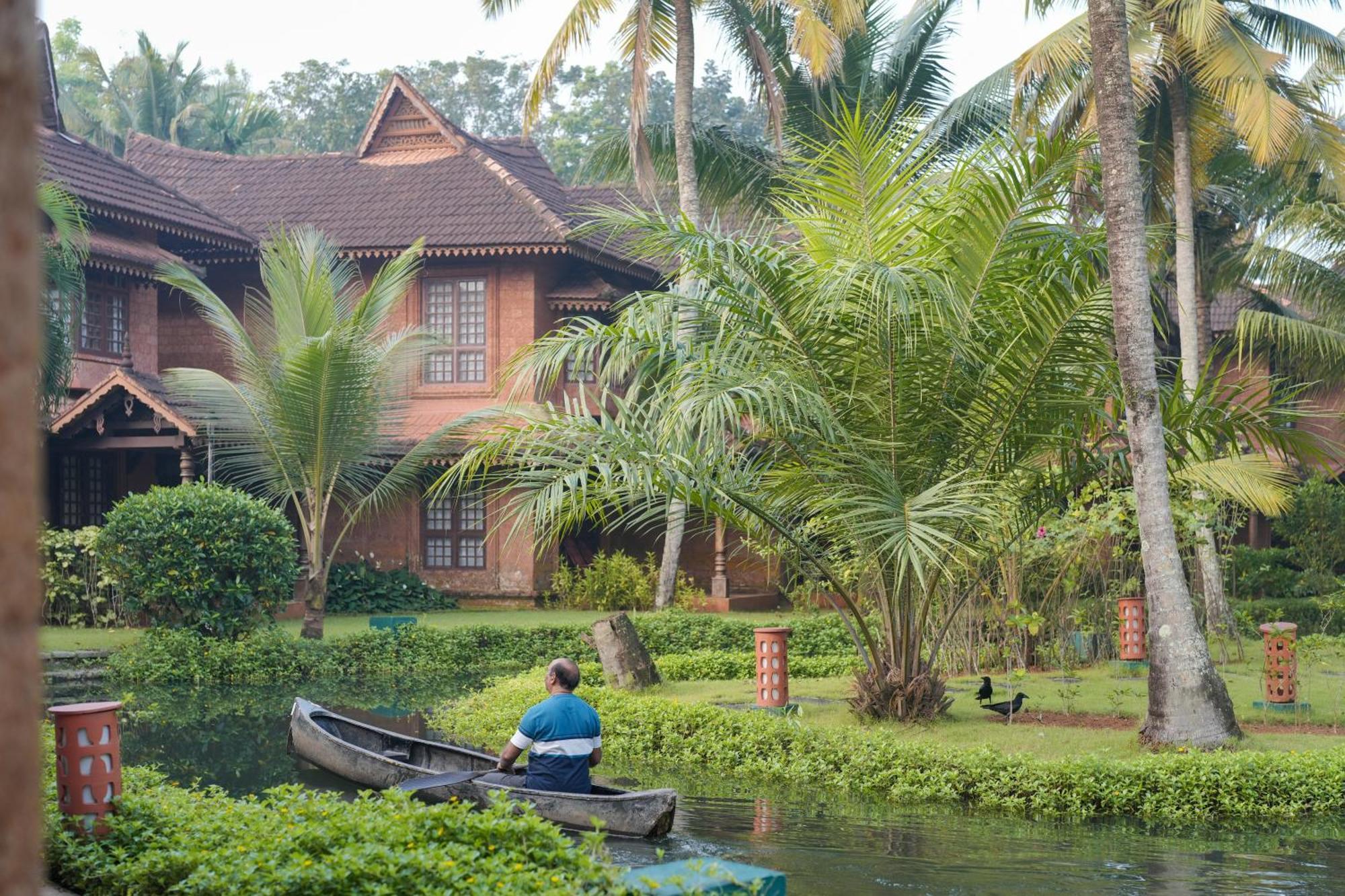 Lakesong Resort Kumarakom Exterior photo
