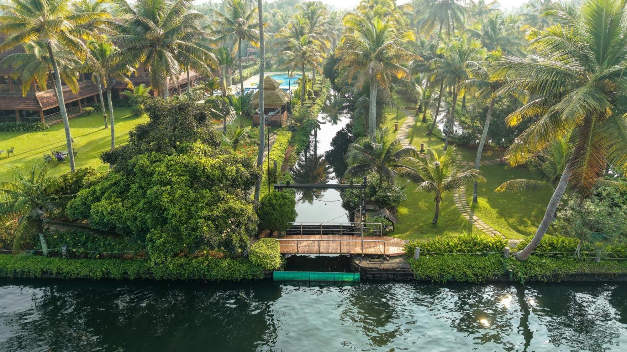Lakesong Resort Kumarakom Exterior photo