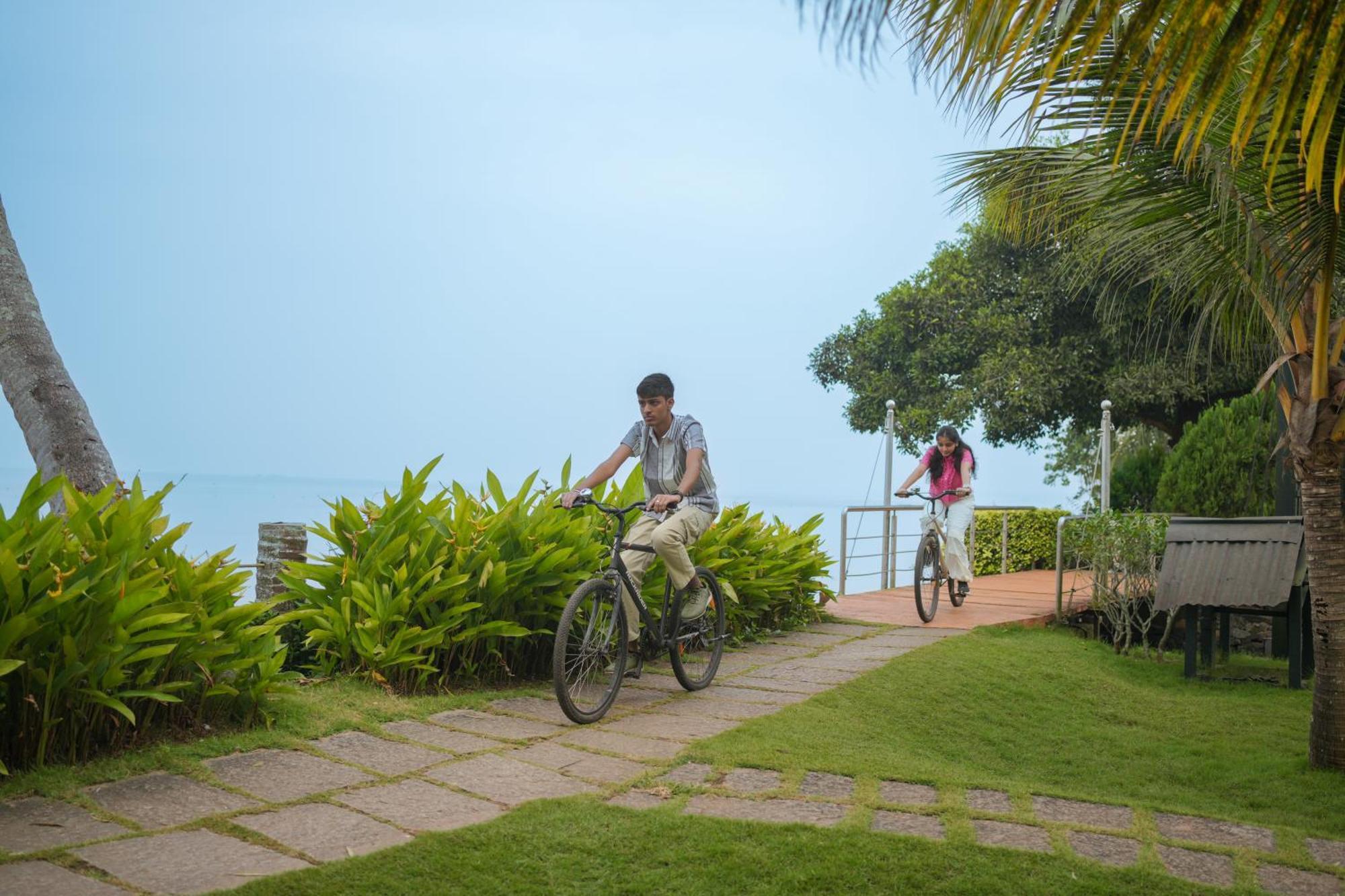 Lakesong Resort Kumarakom Exterior photo
