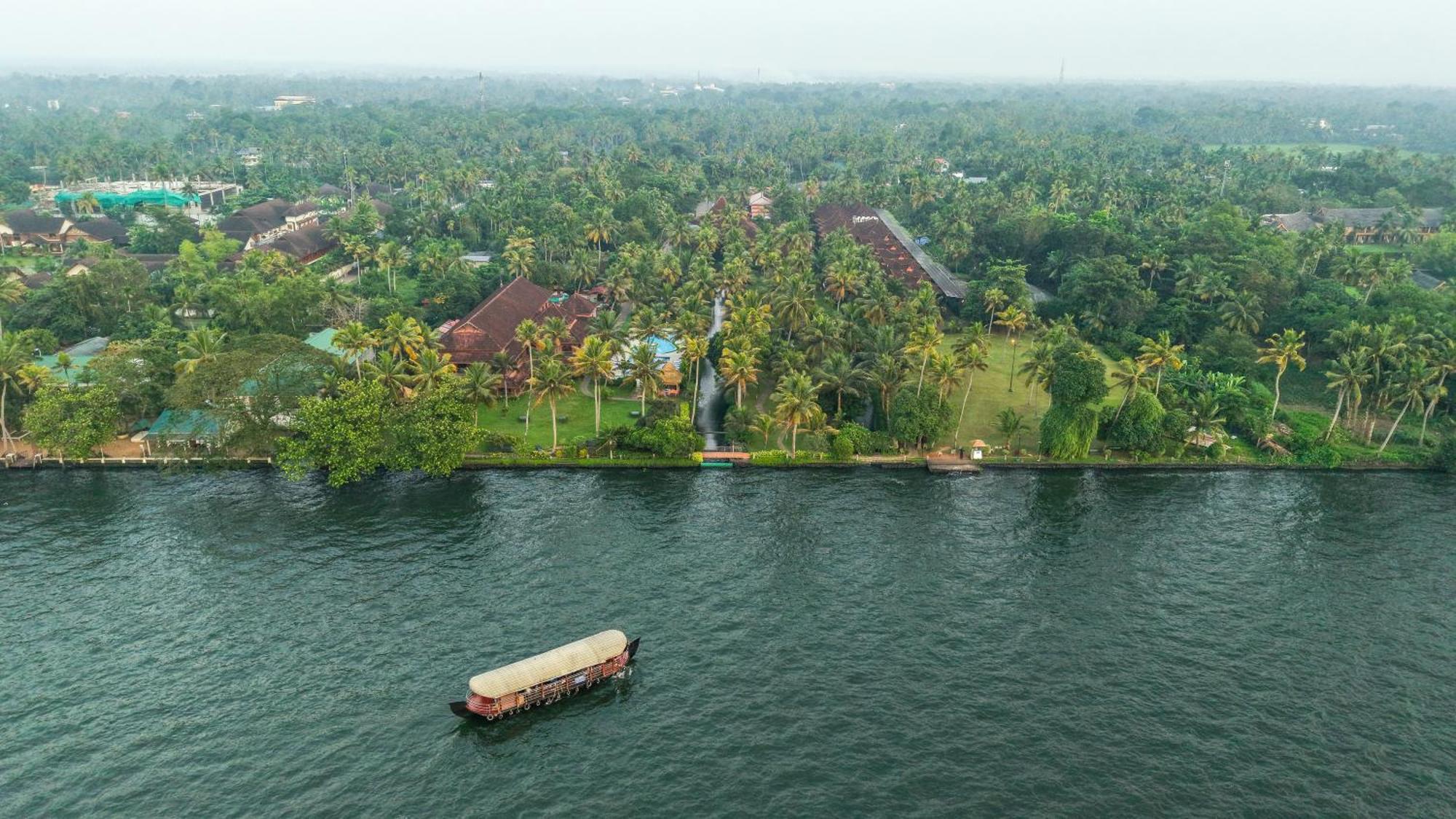 Lakesong Resort Kumarakom Exterior photo